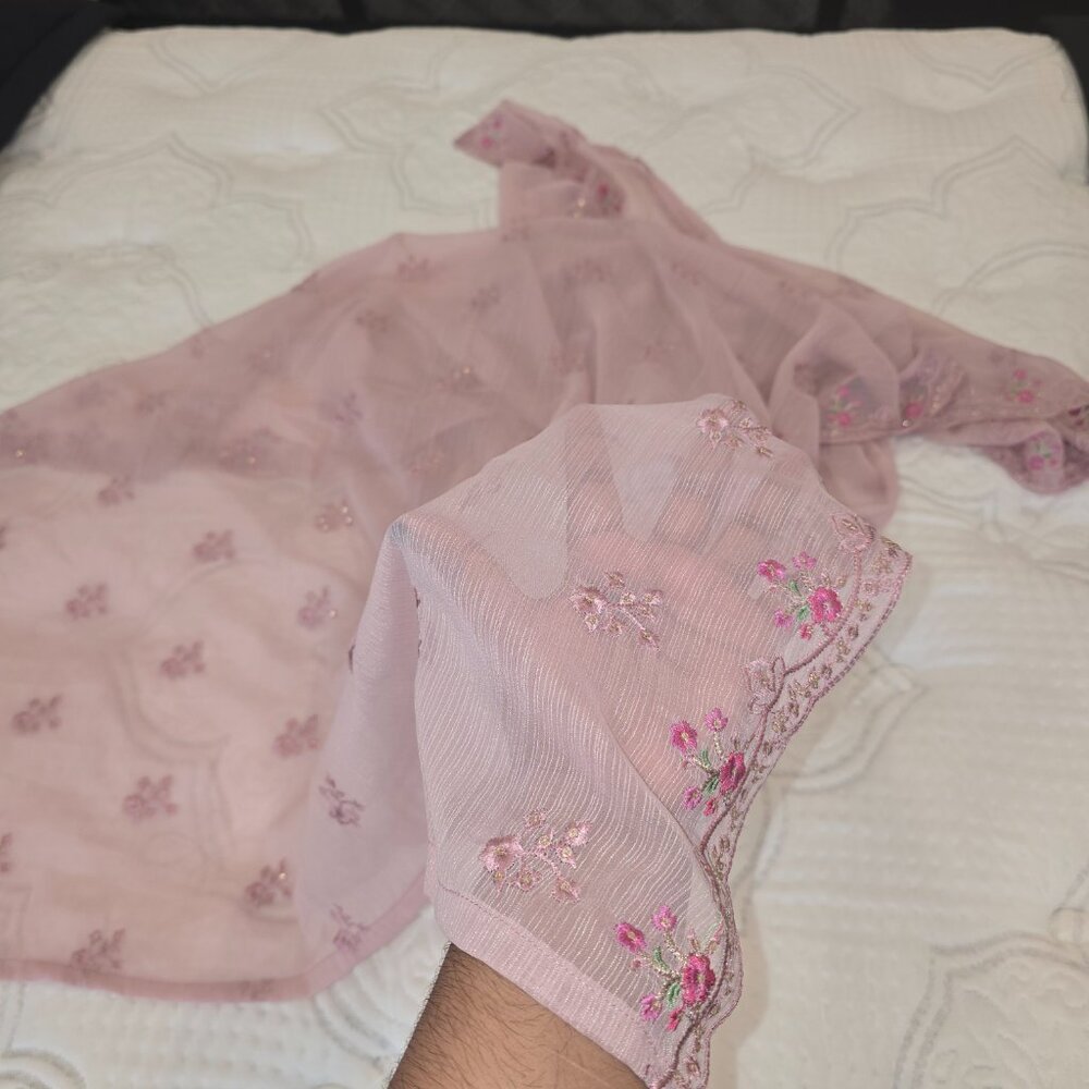 Elegant Pink Embroidered Women Salwar Kameez Set - Picture 9 of 10
